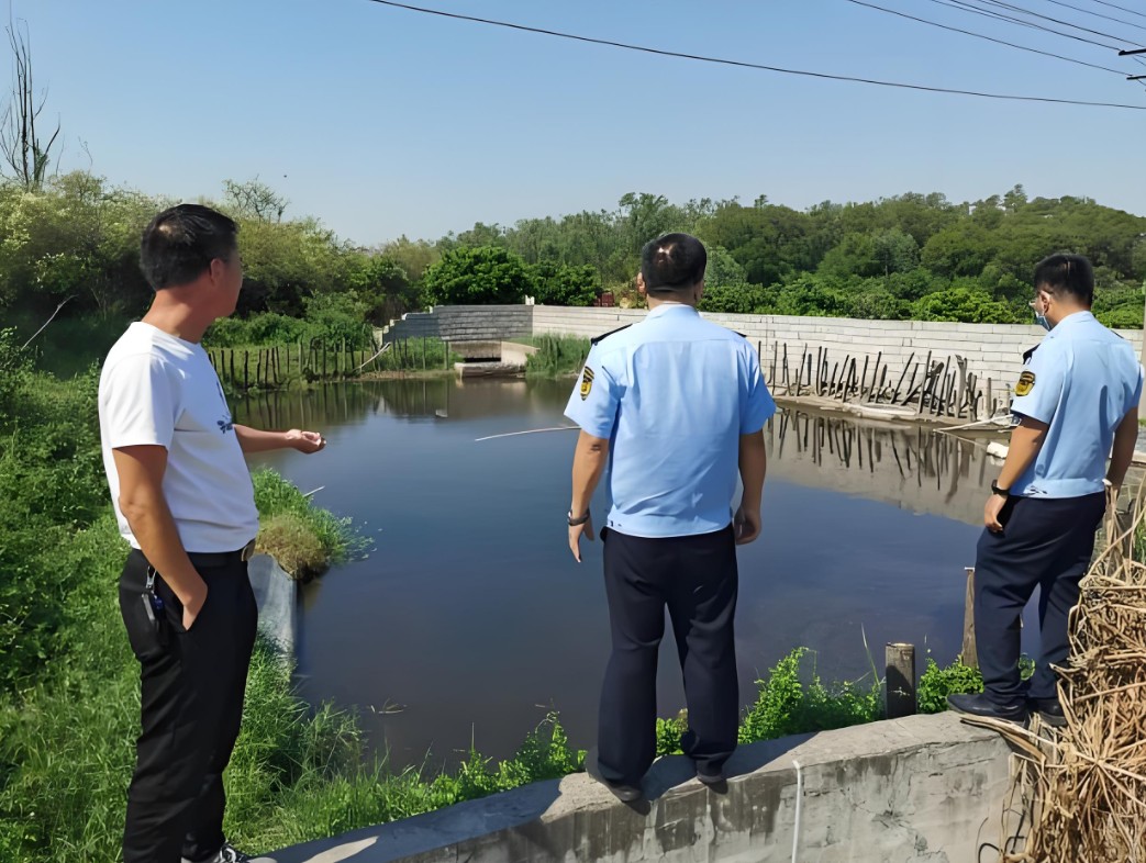 畜禽養(yǎng)殖環(huán)保督查.jpg 畜禽養(yǎng)殖環(huán)保督查.jpg